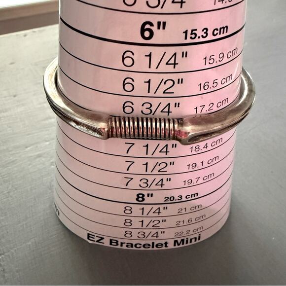 Uno de 50 Silver Hinged Purple Gem Stone Bracelet - Picture 3 of 10